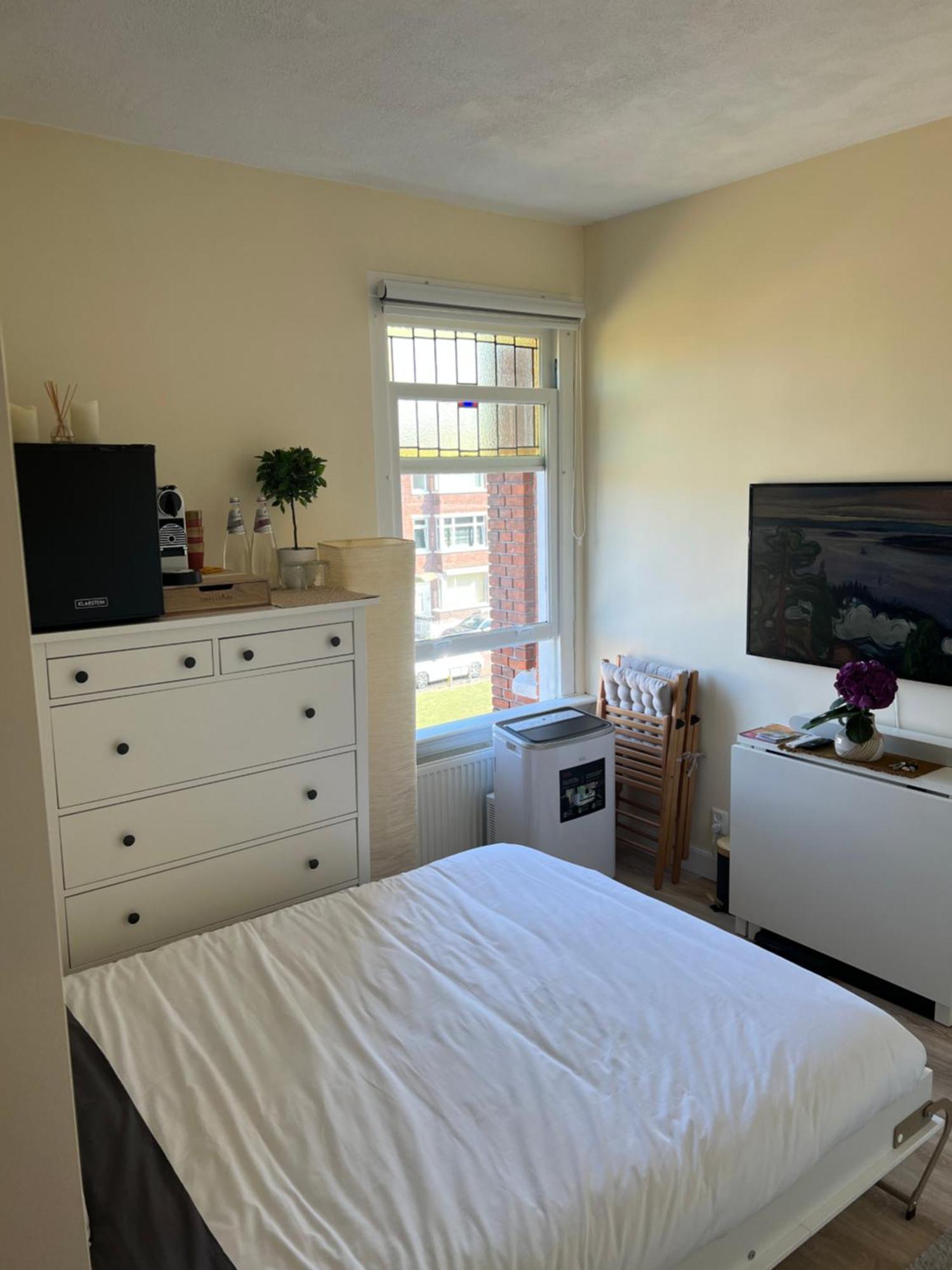 Cosy With Private Bathroom And 2 Bikes * Den Haag